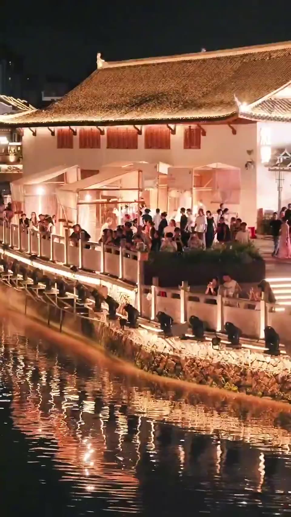 老路桥三八赶市