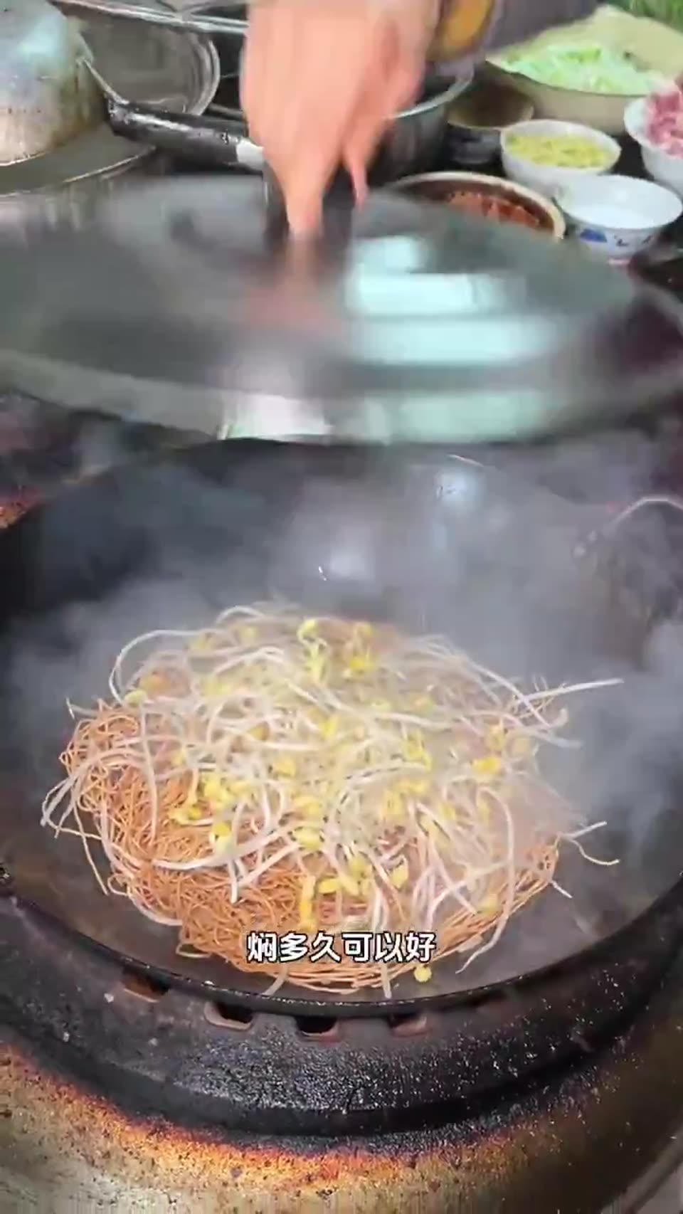 Fried noodles. Henan.