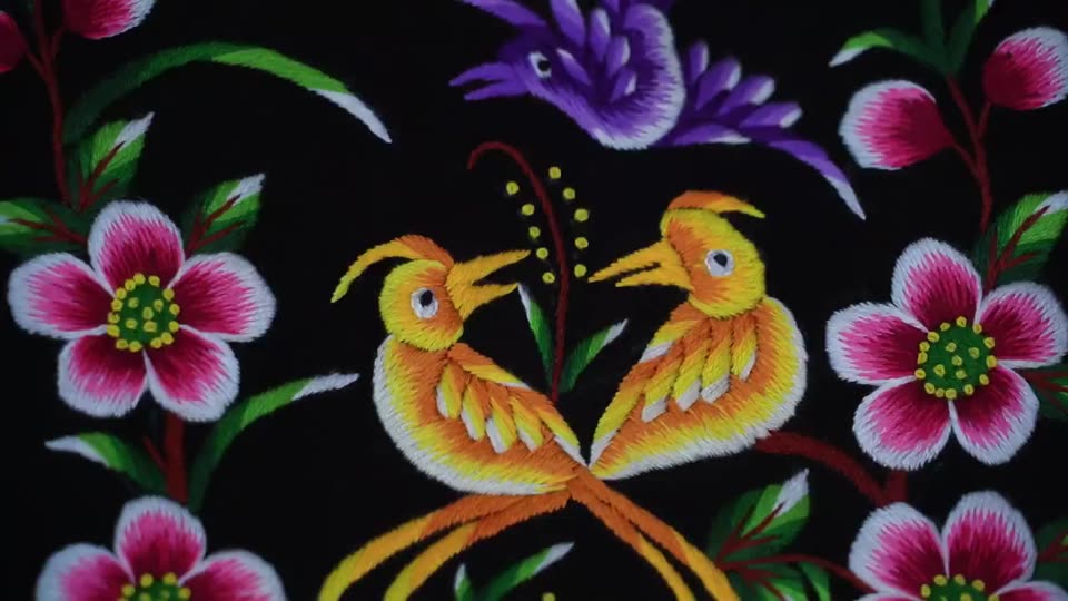 Yi embroidery