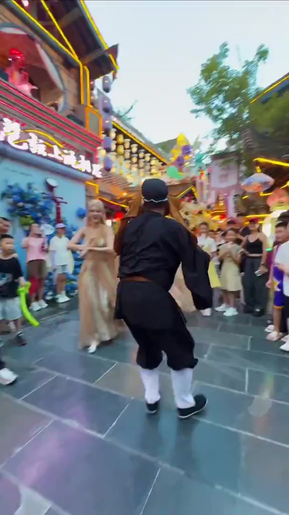 Drama in tourist attractions